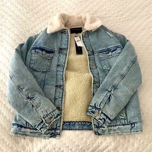 Banana Republic acid wash Sherpa Jean Jack with removable faux fur trim